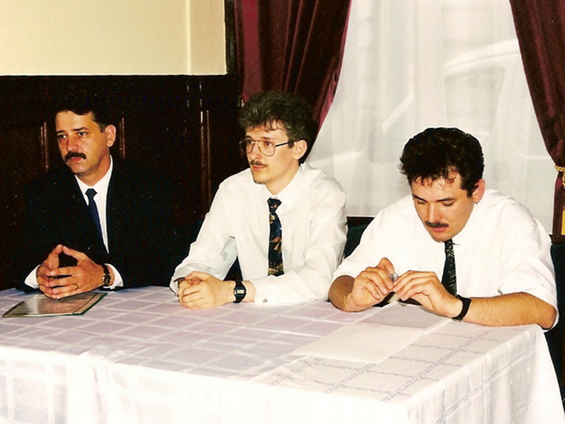 1998. Termékbemutatón a Kárpátia étteremben